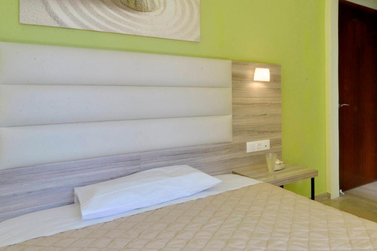 Orpheus Hotel *